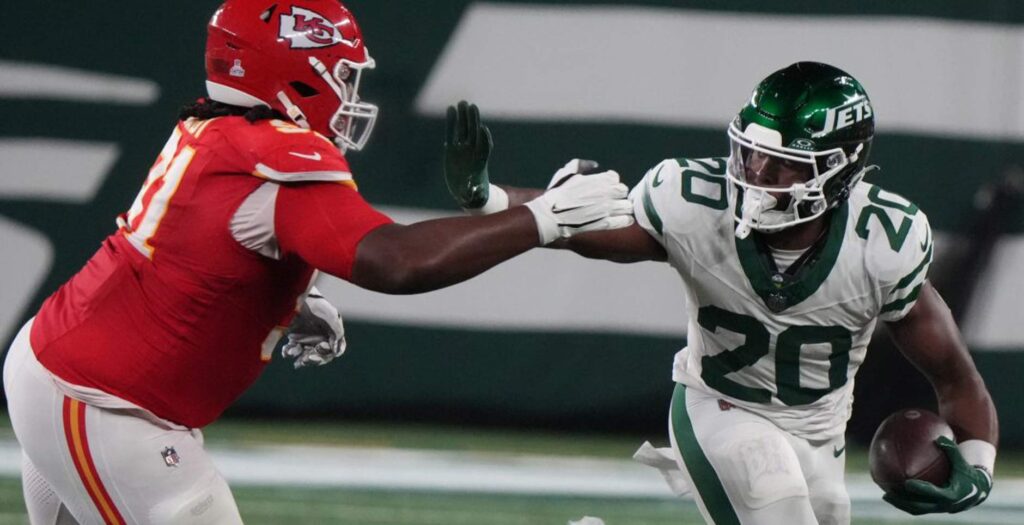 The current image has no alternative text. The file name is: Hall2.jpg