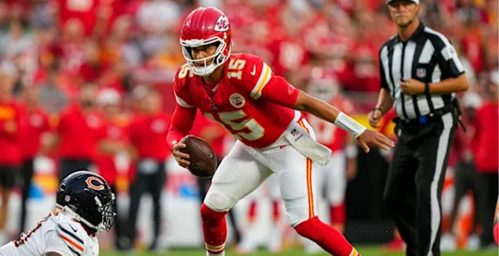 The current image has no alternative text. The file name is: MahomesBears.jpg