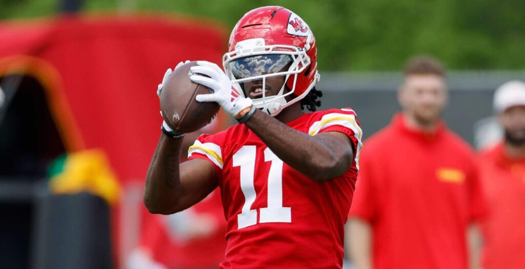 The current image has no alternative text. The file name is: Royals.jpg