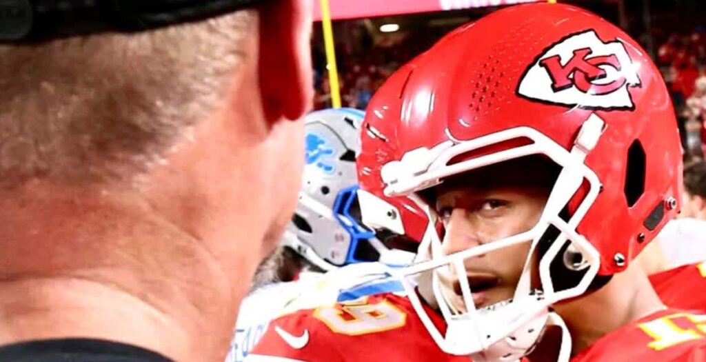 The current image has no alternative text. The file name is: Mahomes-Campbell.jpg