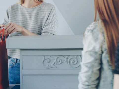 “I Feel Bad for Wanting My Teenage Daughter to Work”: Mom Says She Enjoyed the Financial Breathing Room Before Her Teen Quit After Three Weeks