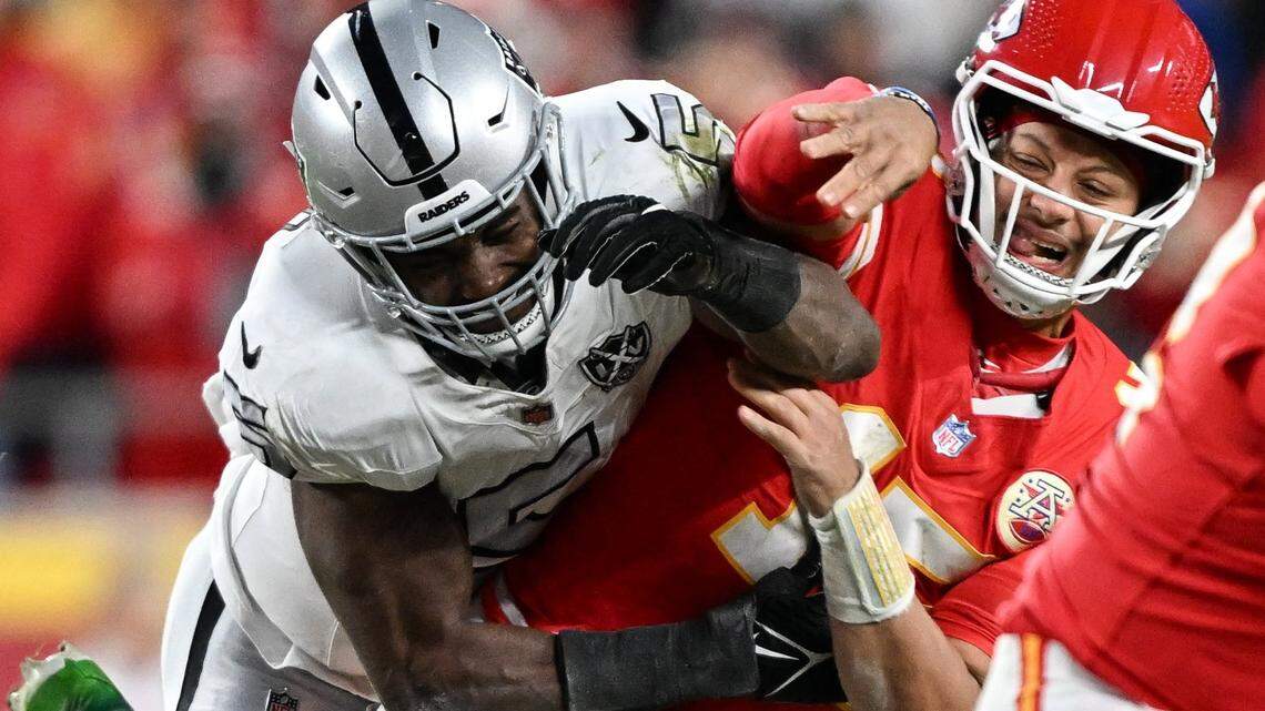 ‘I’m Here All Day!’ Patrick Mahomes Talks Trash to Raiders’ Faces in 30-27 Chiefs Win
